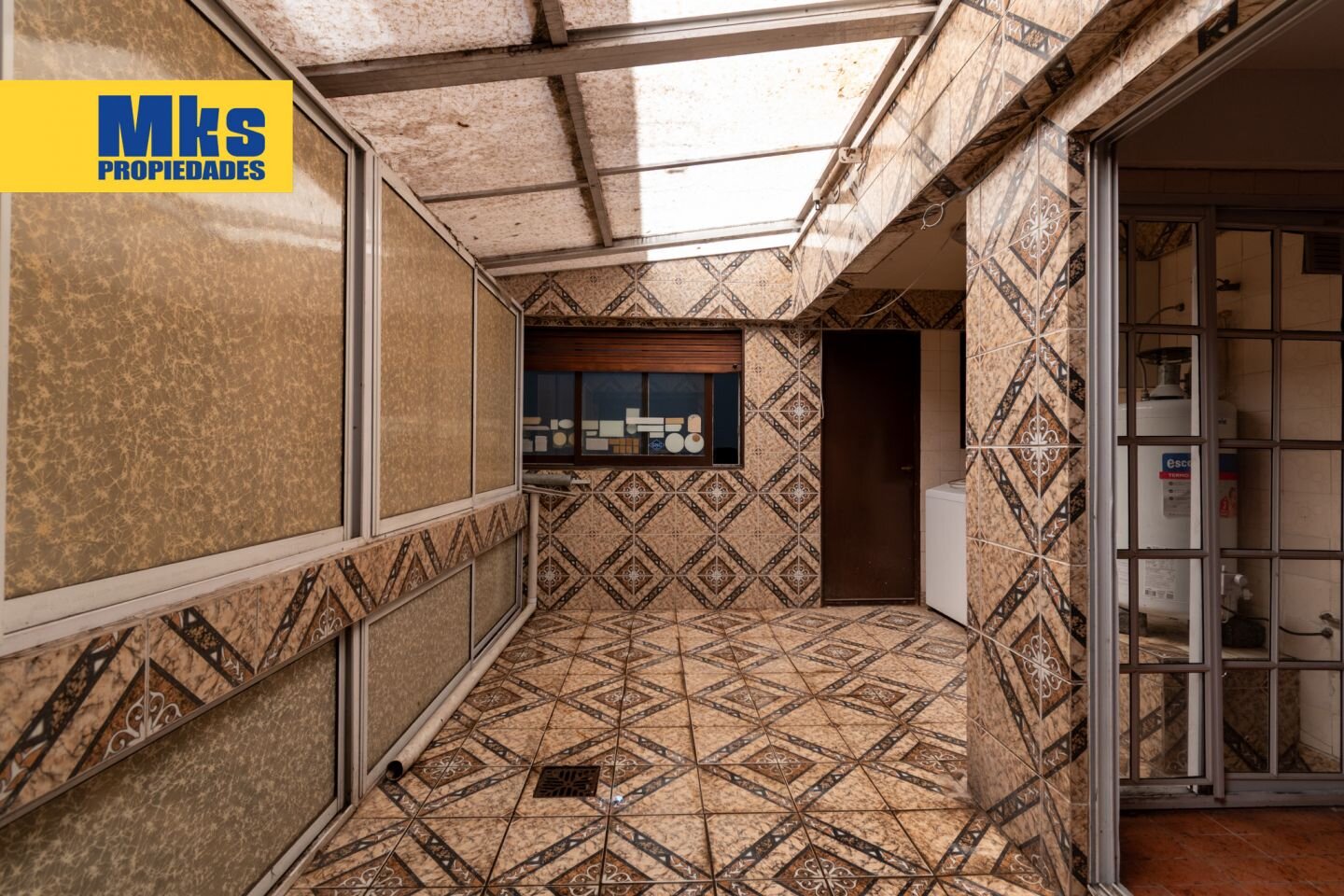 Venta. 4 ambientes. Balcón al frente. Patio. Súper luminoso. - 20