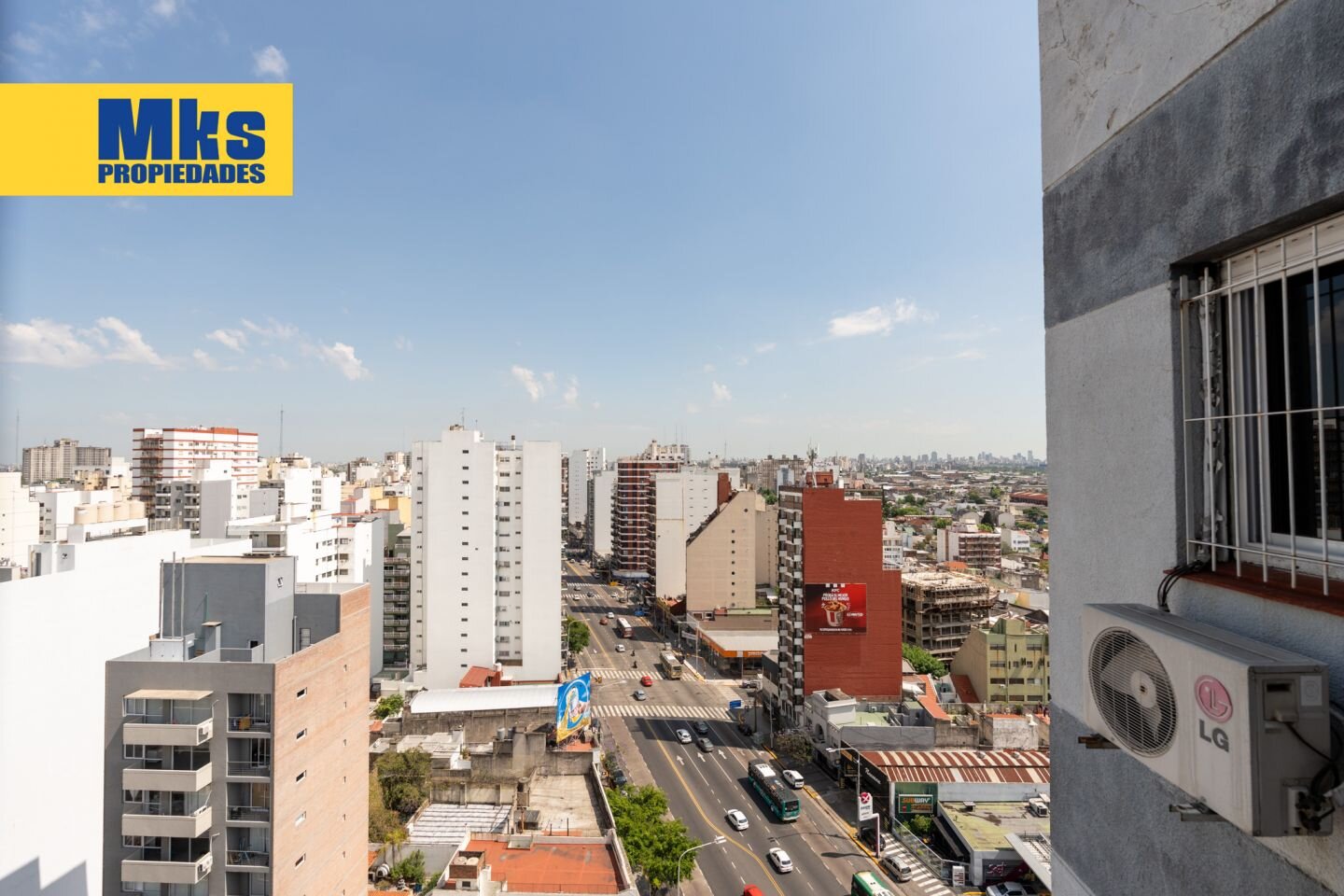 Venta, departamento de 4 ambientes. Semipiso, sobre Av. Mitre. Vista Abierta. - 22