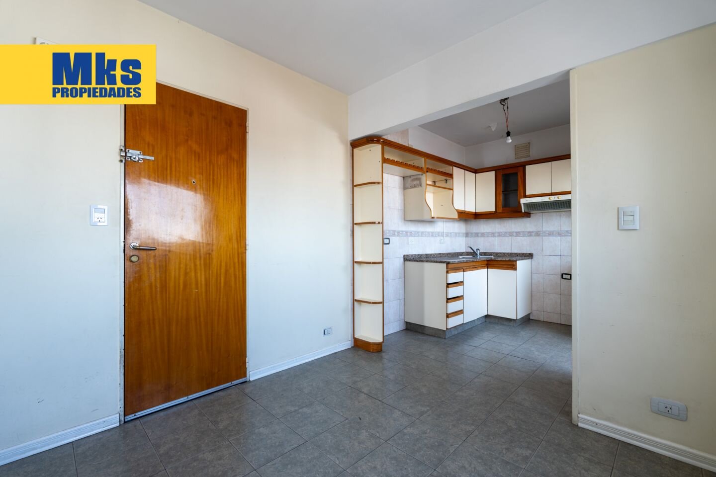 Venta, departamento de 4 ambientes. Semipiso, sobre Av. Mitre. Vista Abierta. - 5
