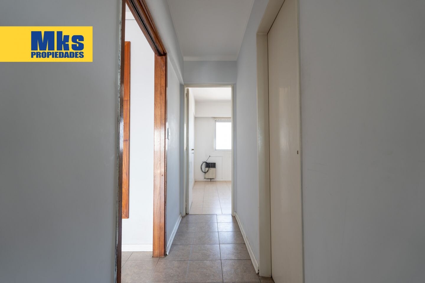 Venta, departamento de 4 ambientes. Semipiso, sobre Av. Mitre. Vista Abierta. - 24