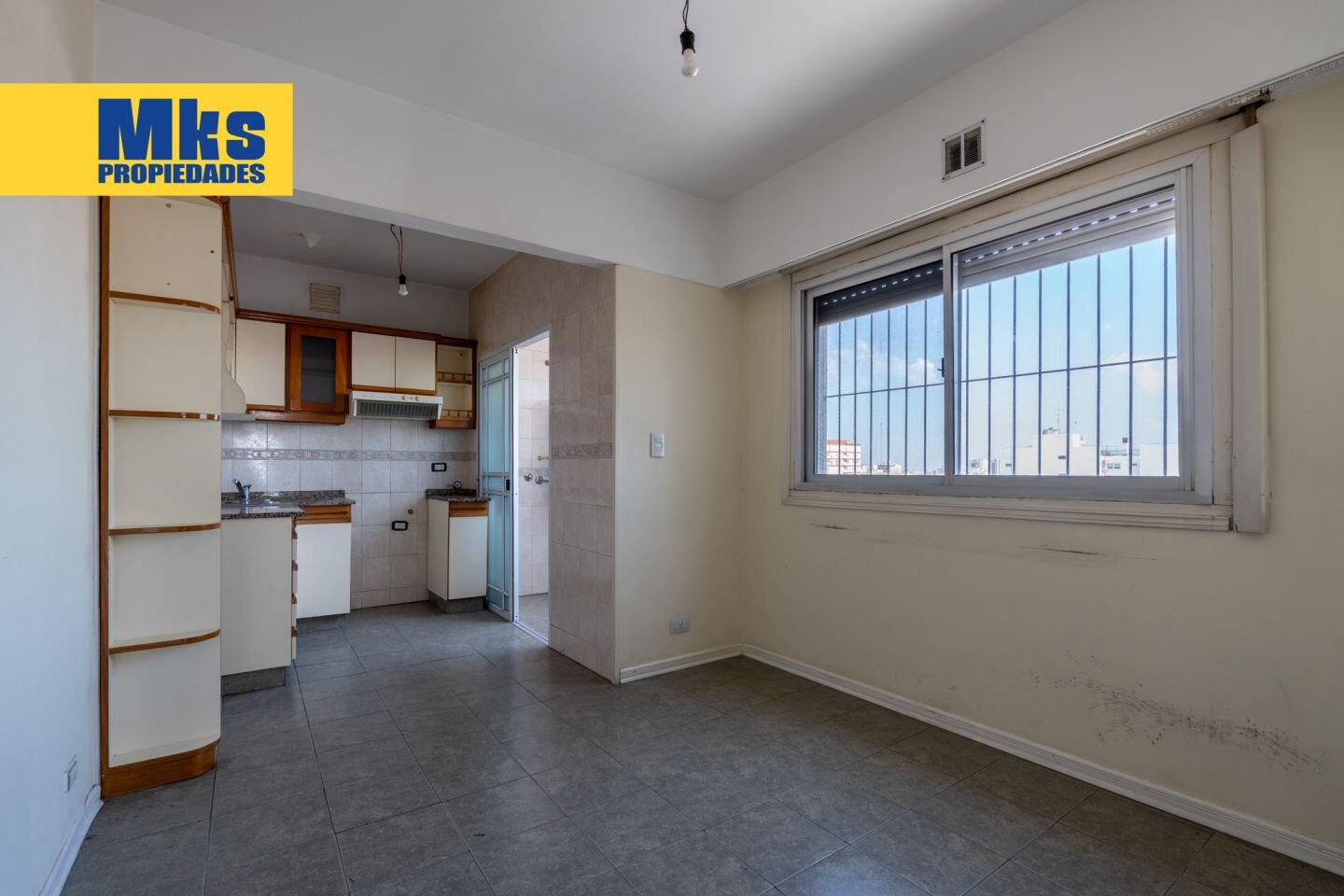 Venta, departamento de 4 ambientes. Semipiso, sobre Av. Mitre. Vista Abierta. - 4