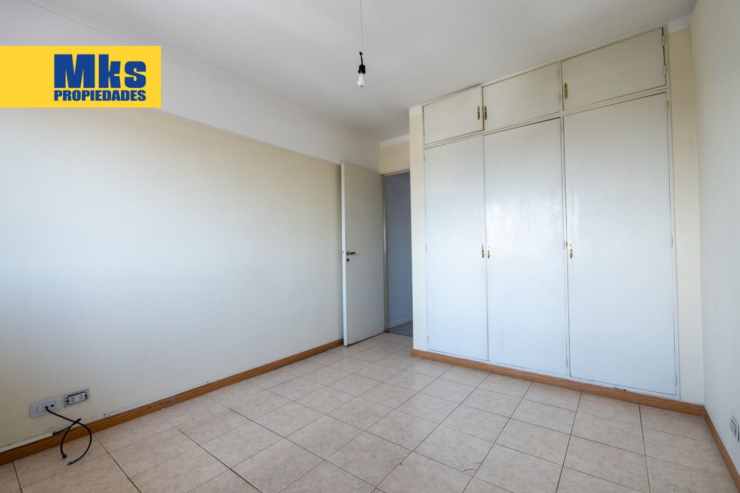 Venta, departamento de 4 ambientes. Semipiso, sobre Av. Mitre. Vista Abierta. - 11