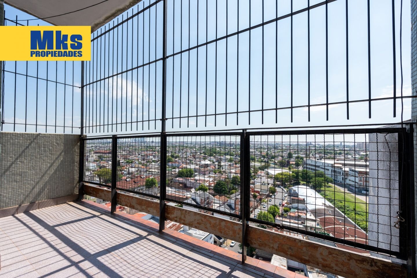 Venta, departamento de 4 ambientes. Semipiso, sobre Av. Mitre. Vista Abierta. - 18