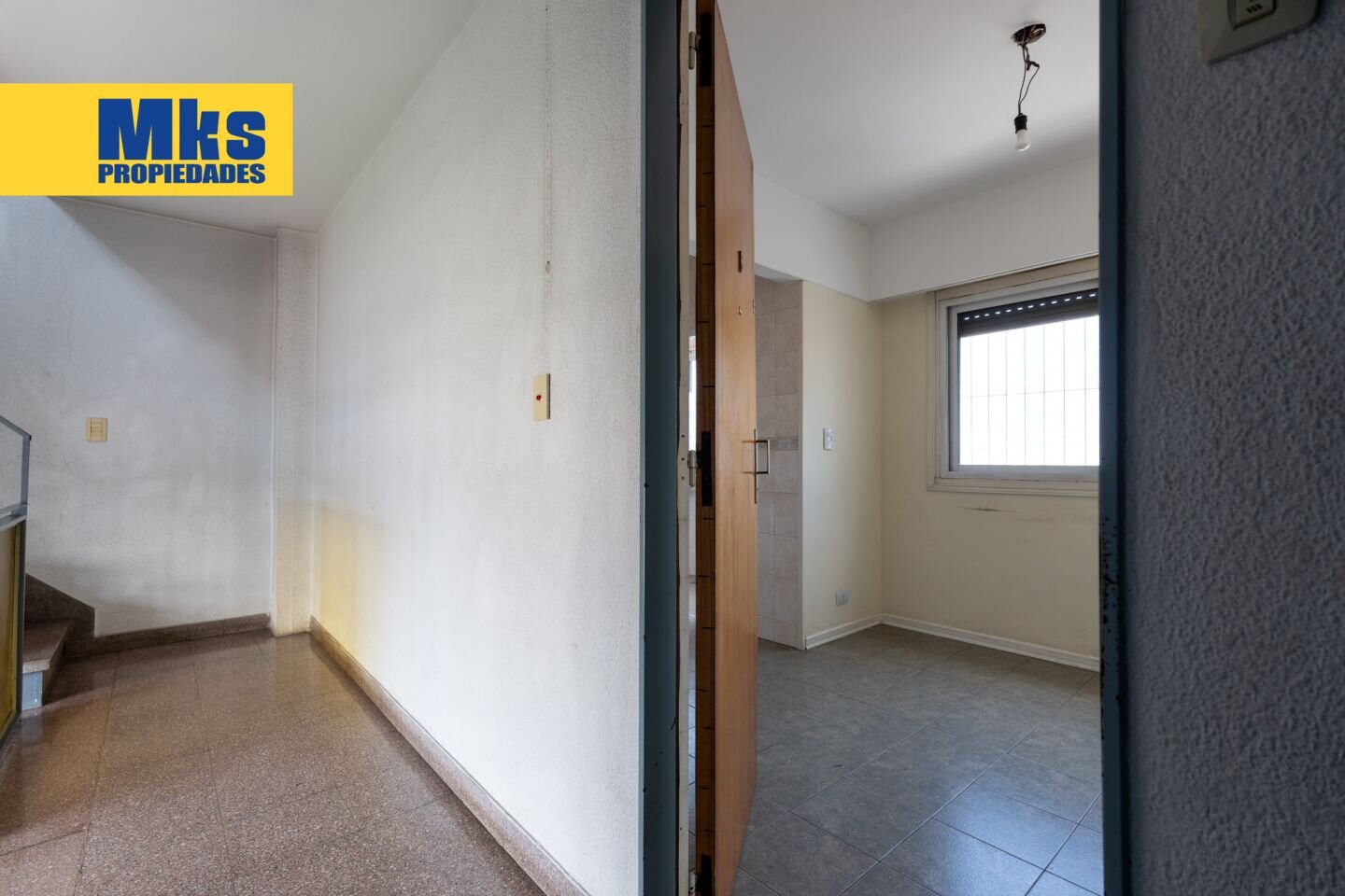 Venta, departamento de 4 ambientes. Semipiso, sobre Av. Mitre. Vista Abierta. - 23