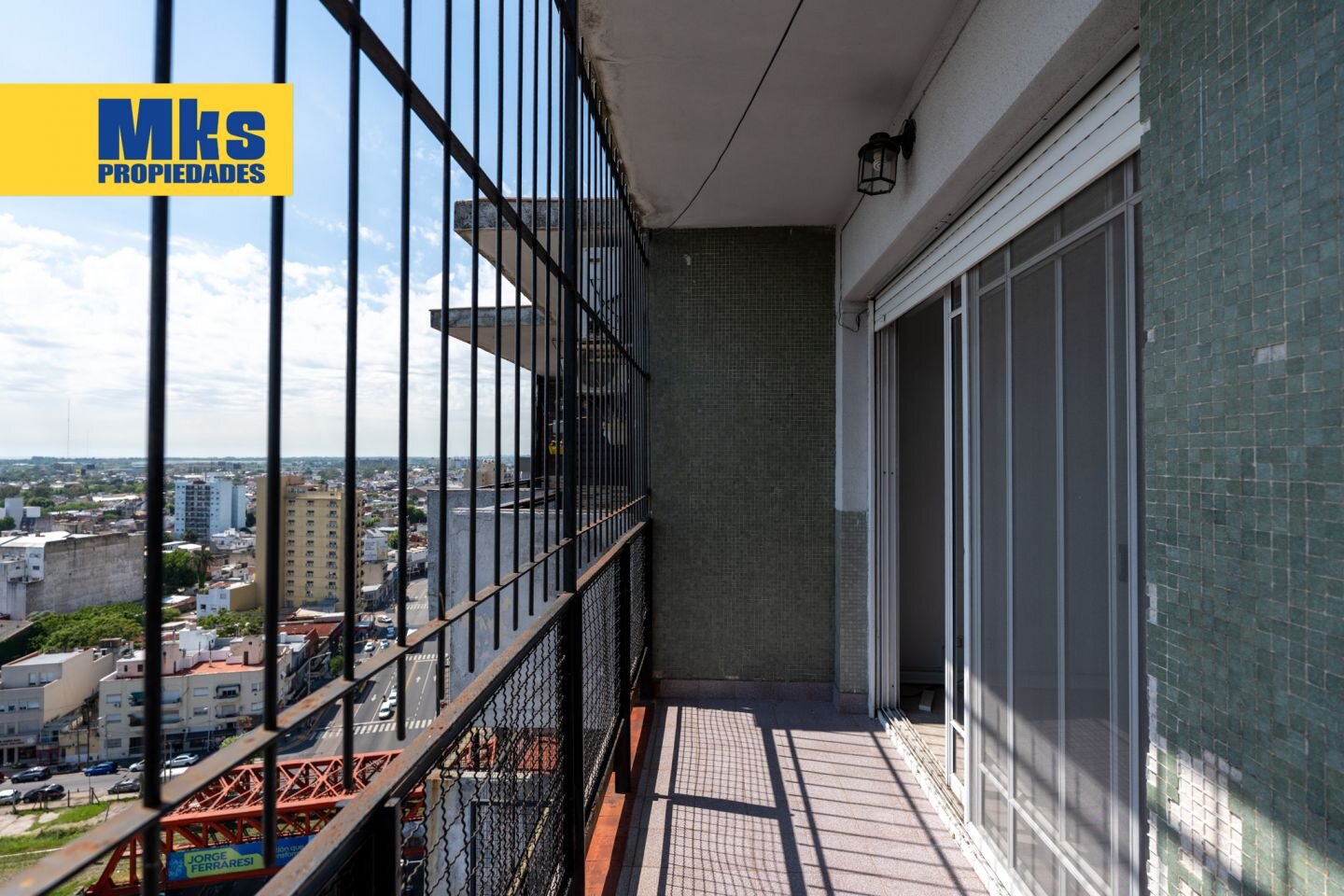 Venta, departamento de 4 ambientes. Semipiso, sobre Av. Mitre. Vista Abierta. - 20
