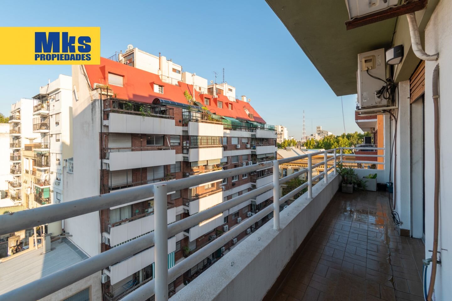 Venta. 4 ambientes con dependencia. Al frente. - 24