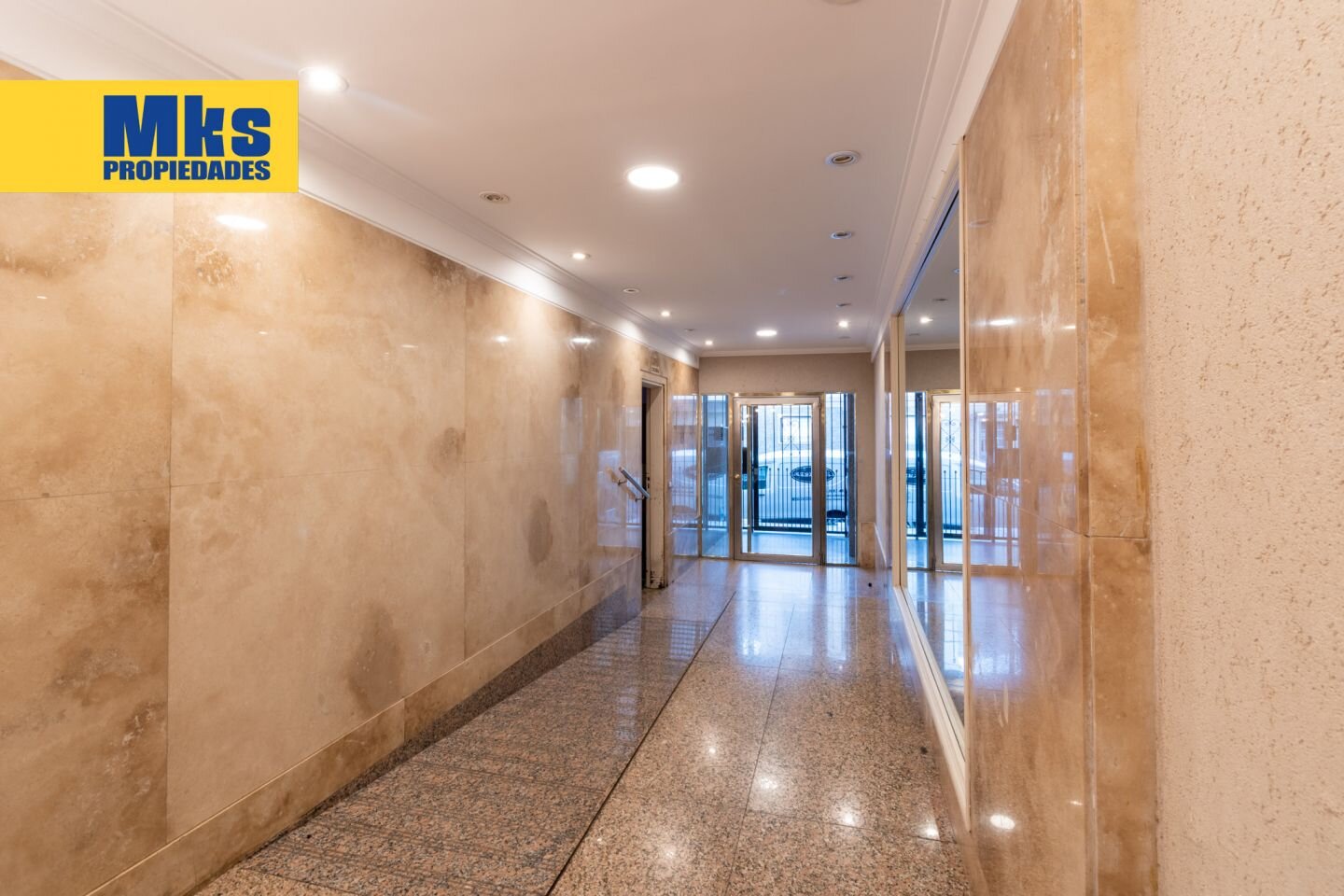 Venta. 4 ambientes con dependencia. Al frente. - 31