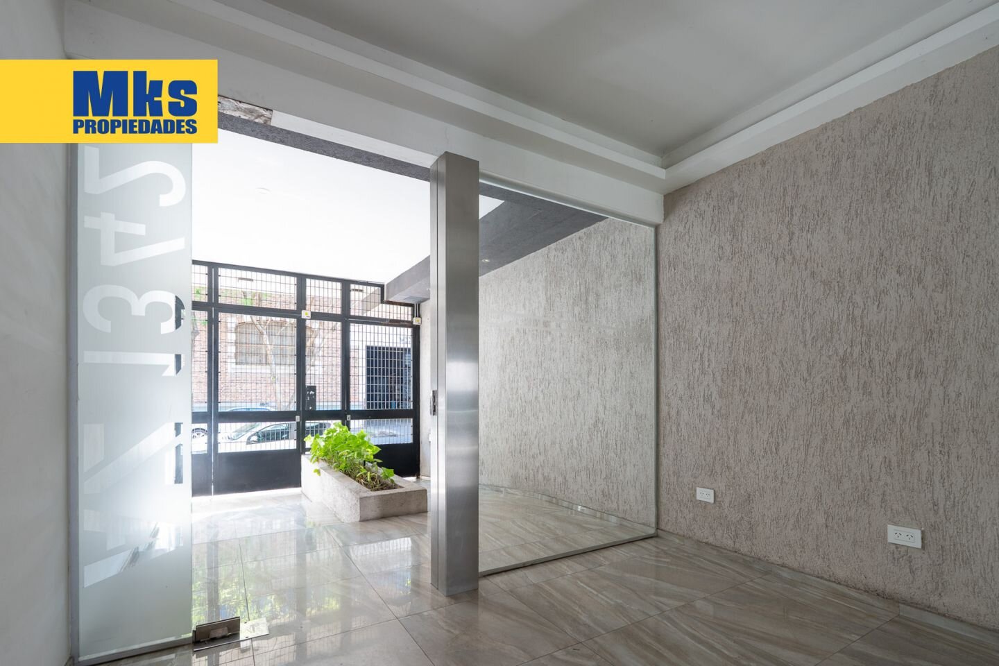 Azara y Cnel Salvadores - Venta. Departamento 2 ambientes con cochera. - 24