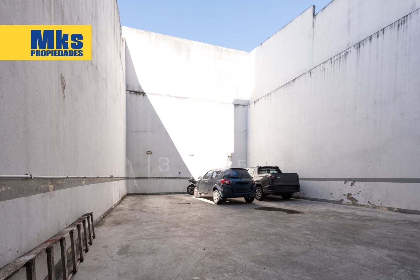Azara y Cnel Salvadores - Venta. Departamento 2 ambientes con cochera. - 23