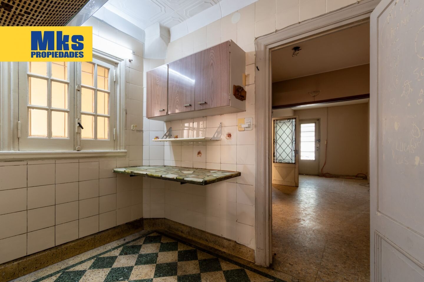 Venta. Casa sobre lote propio. Piscina y terraza. 5 dormitorios. - 5