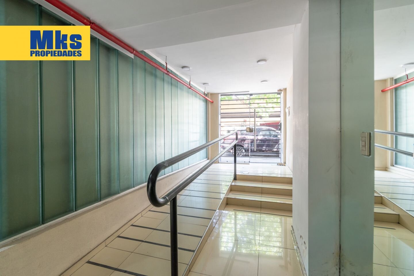 Departamento en venta. 2 ambientes c/ escritorio. Espacio guardacoches cubierto. Balcón corrido. - 22