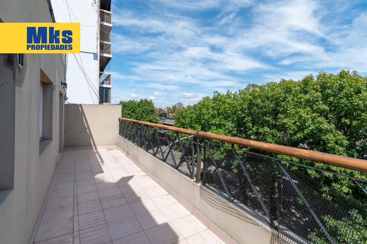Departamento en venta. 2 ambientes c/ escritorio. Espacio guardacoches cubierto. Balcón corrido. - 3