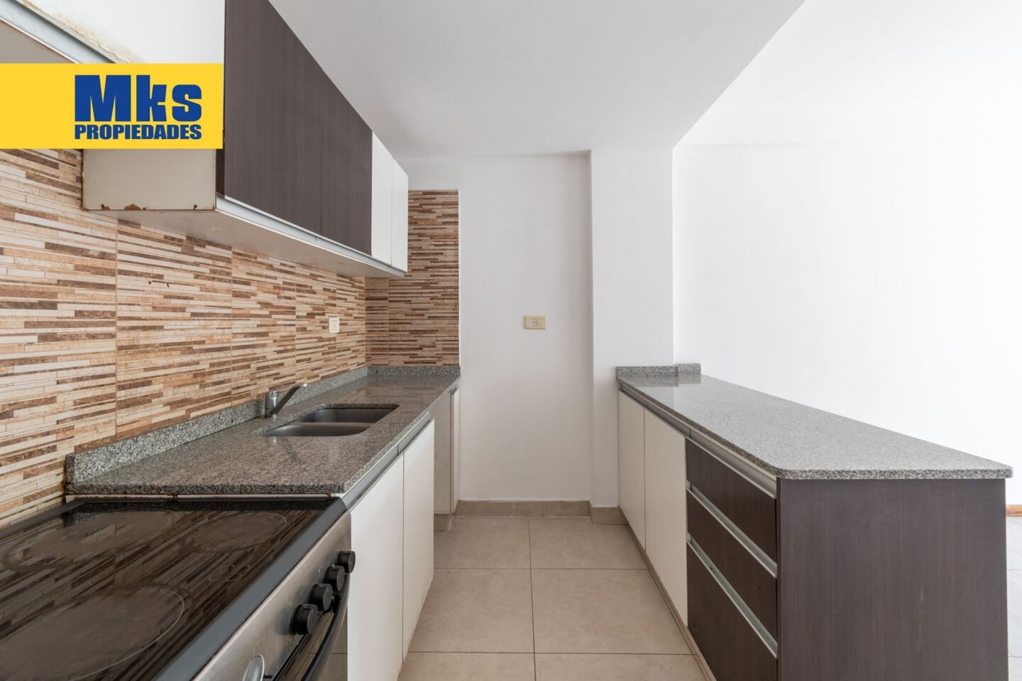 Departamento en venta. 2 ambientes c/ escritorio. Espacio guardacoches cubierto. Balcón corrido. - 7