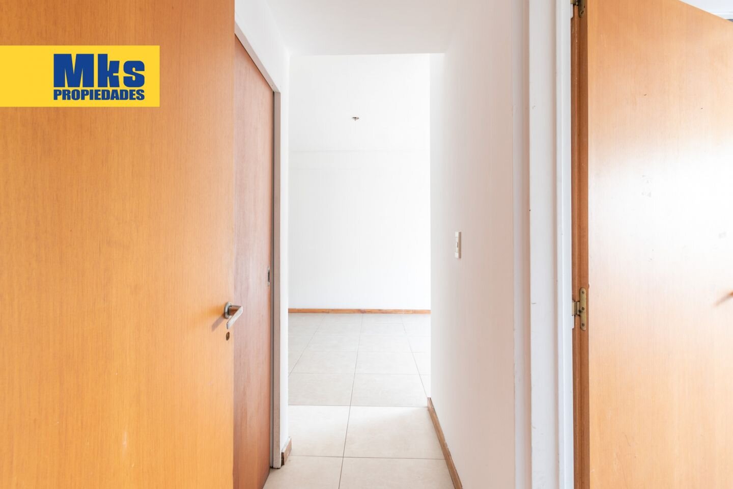 Departamento en venta. 2 ambientes c/ escritorio. Espacio guardacoches cubierto. Balcón corrido. - 18