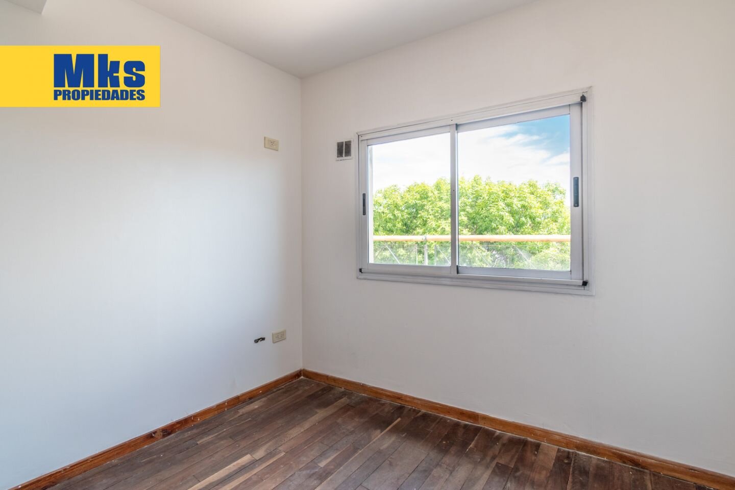Departamento en venta. 2 ambientes c/ escritorio. Espacio guardacoches cubierto. Balcón corrido. - 11
