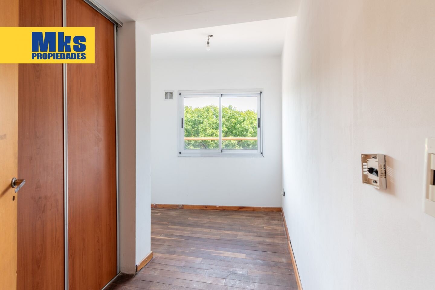 Departamento en venta. 2 ambientes c/ escritorio. Espacio guardacoches cubierto. Balcón corrido. - 13