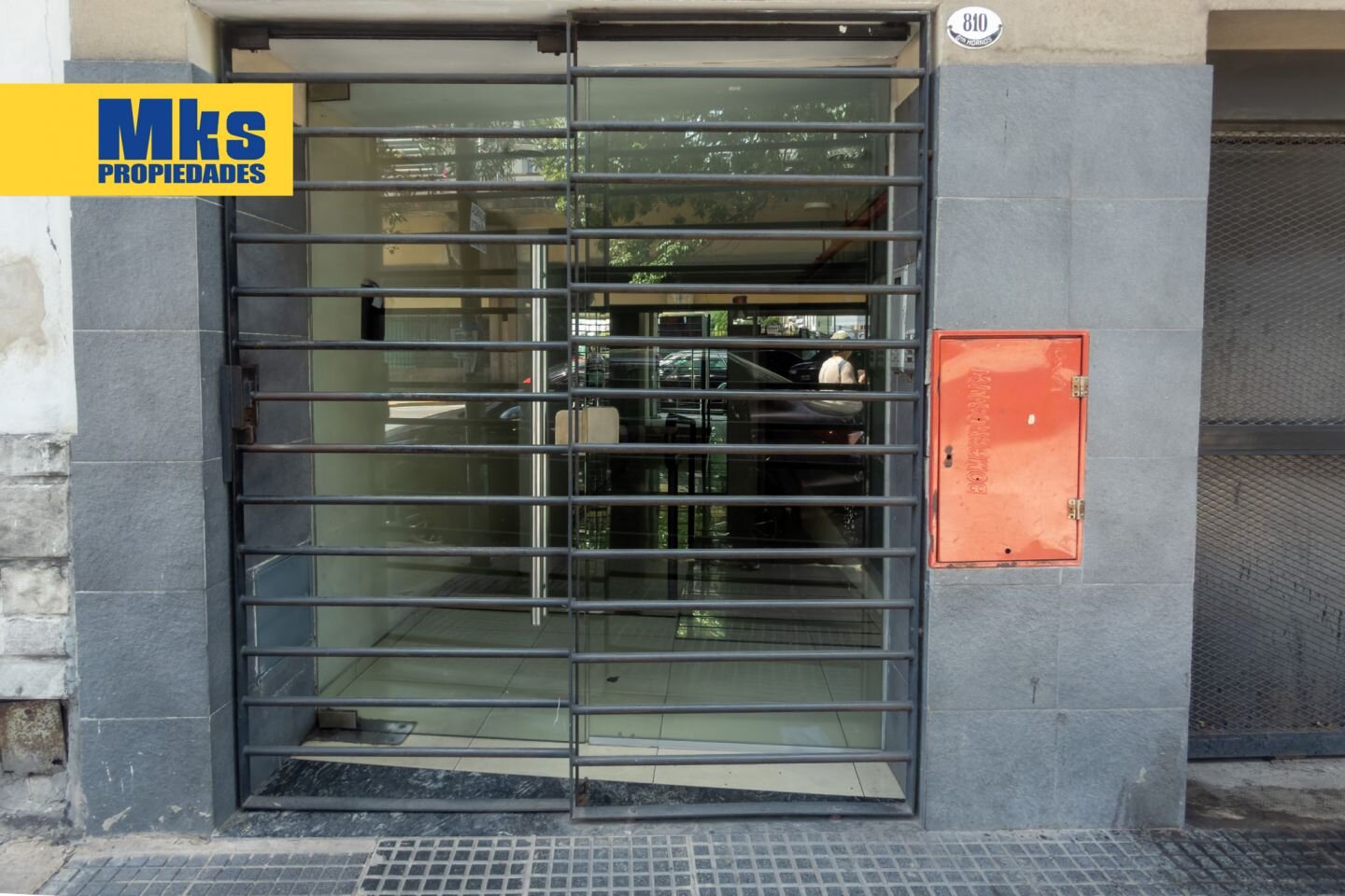 Departamento en venta. 2 ambientes c/ escritorio. Espacio guardacoches cubierto. Balcón corrido. - 23