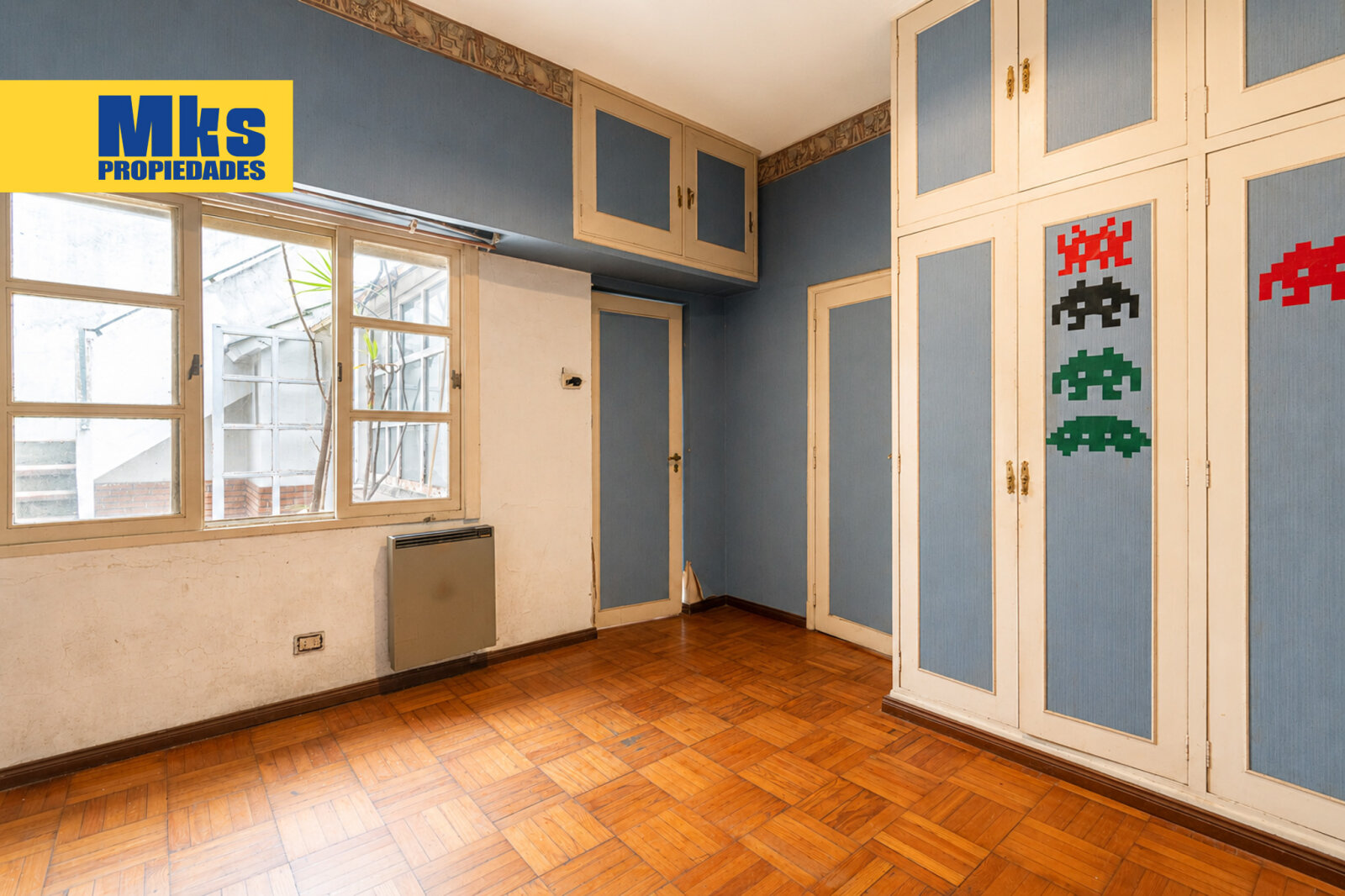 ¡Retasada! Casa con cochera en venta. 4 ambientes. A reciclar. - 12