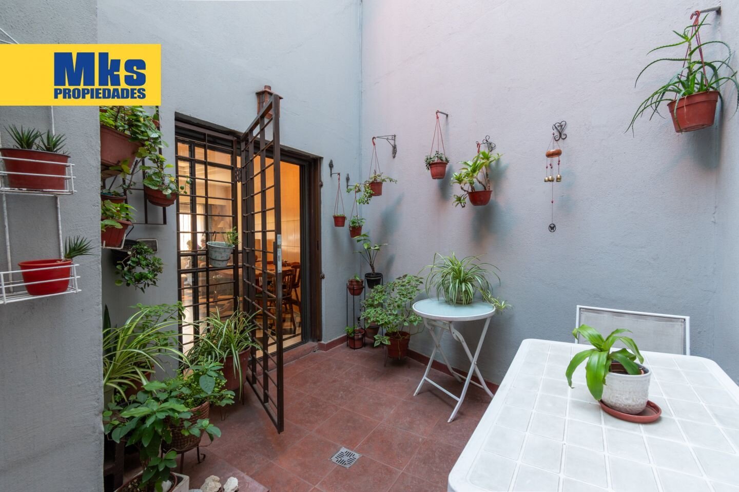 Venta. Casa en terreno propio. 4 ambientes. Quincho, patio y terraza. - 9