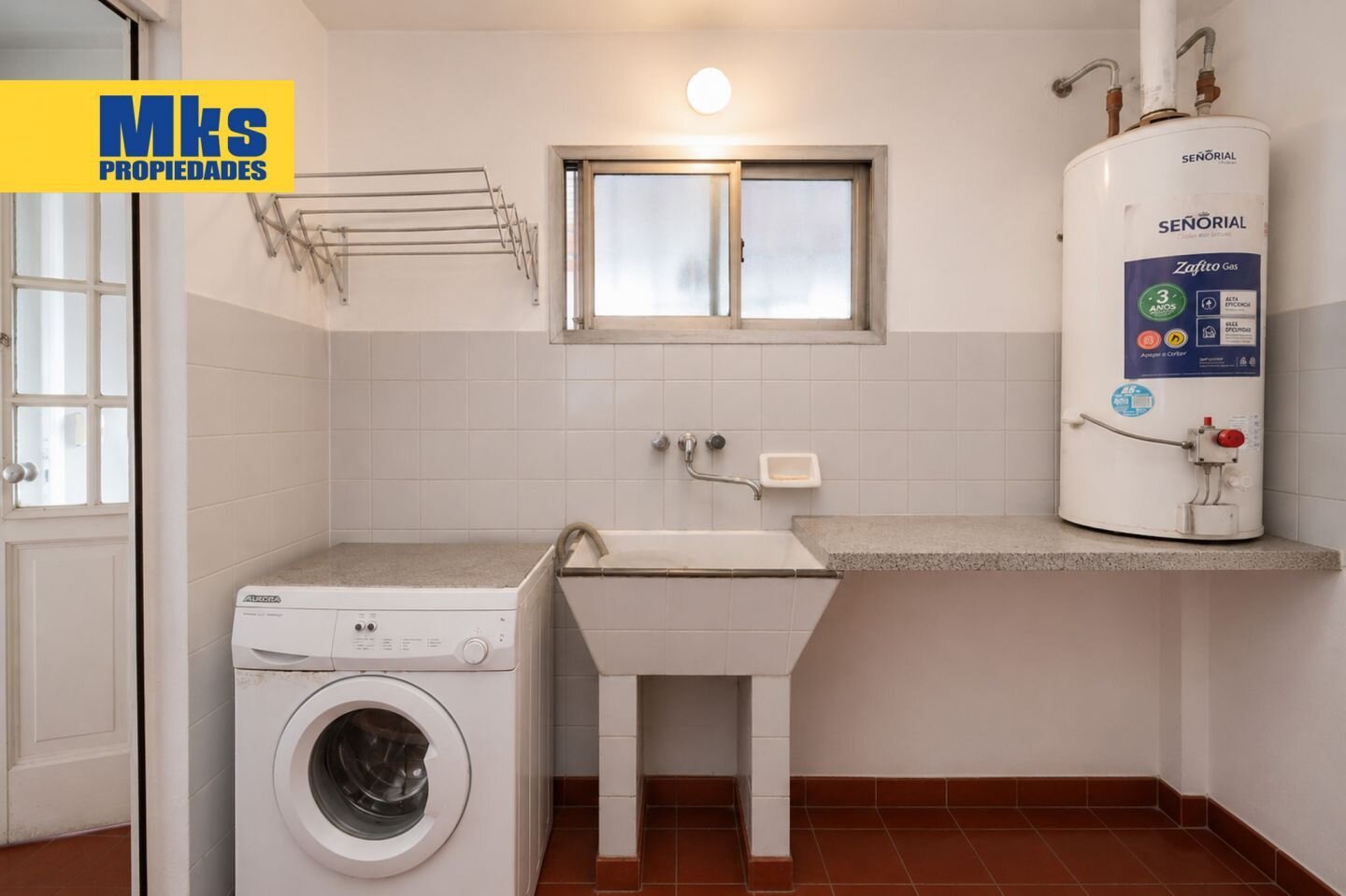 Venta. Casa en terreno propio. 4 ambientes. Quincho, patio y terraza. - 22
