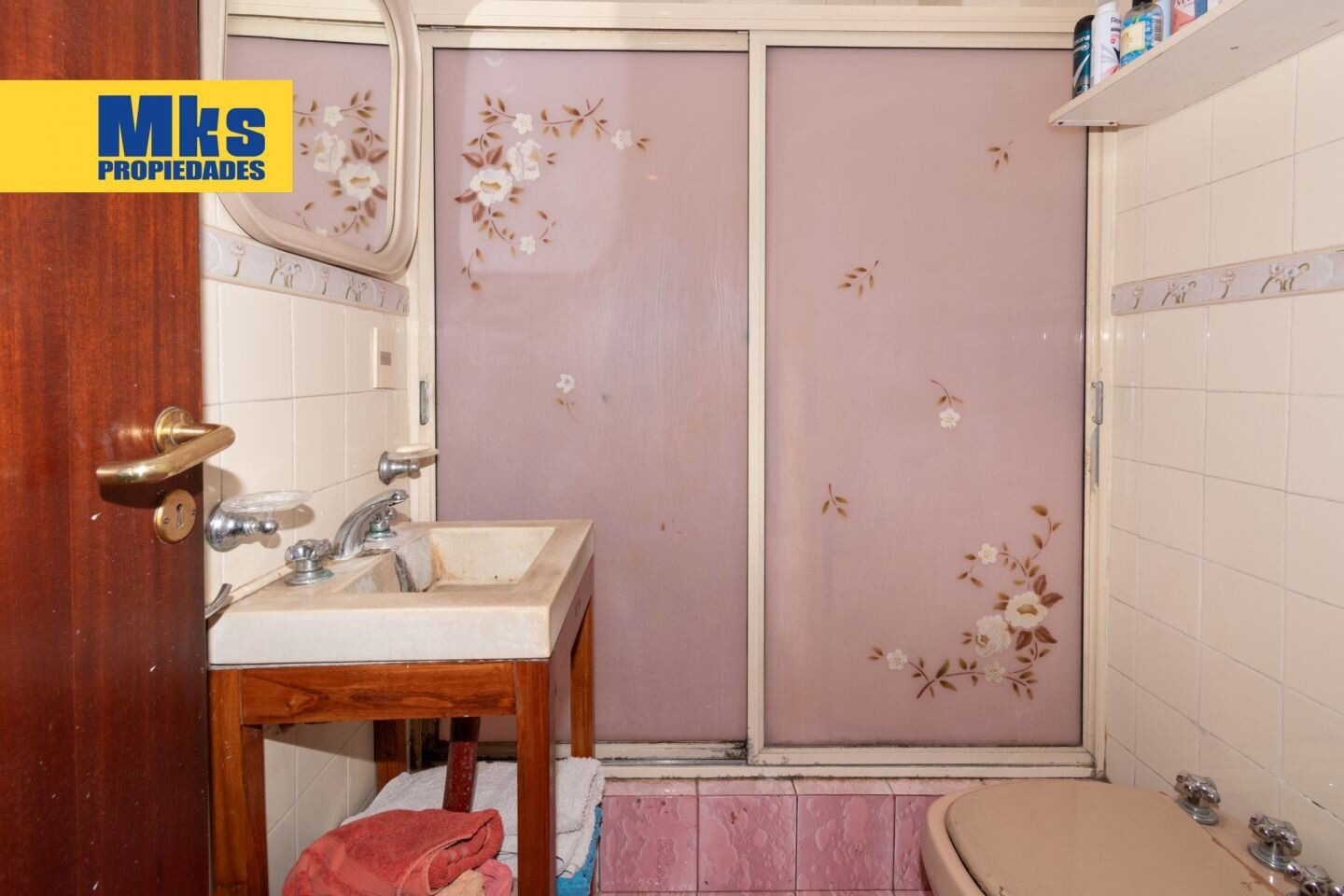 Venta. Casa en terreno propio. 4 ambientes. Quincho, patio y terraza. - 12