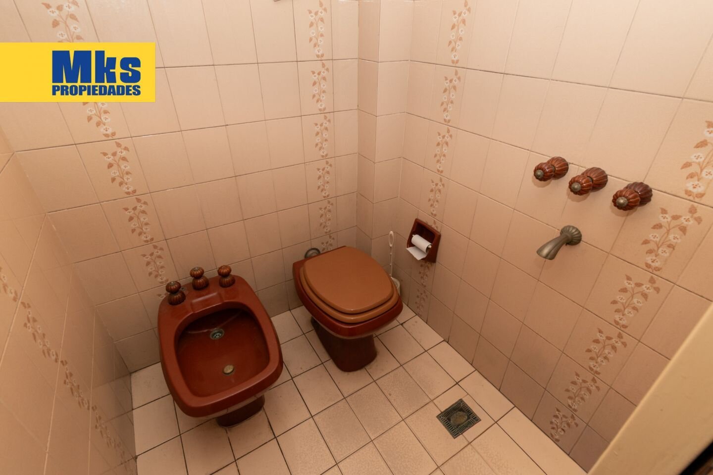 Venta. Casa en terreno propio. 4 ambientes. Quincho, patio y terraza. - 11