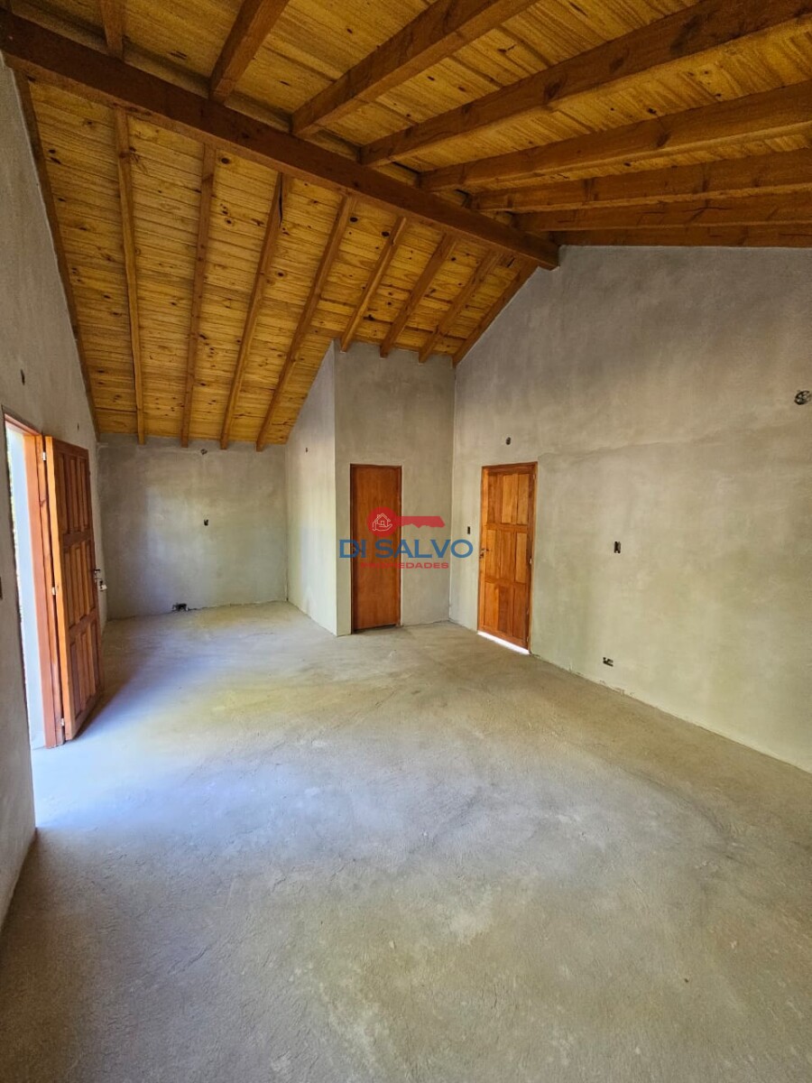 ¡Oportunidad única para invertir! 1000 m2 con Casa a terminar - Las Golondrina - 9
