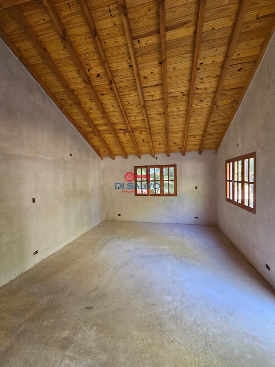 ¡Oportunidad única para invertir! 1000 m2 con Casa a terminar - Las Golondrina - 7