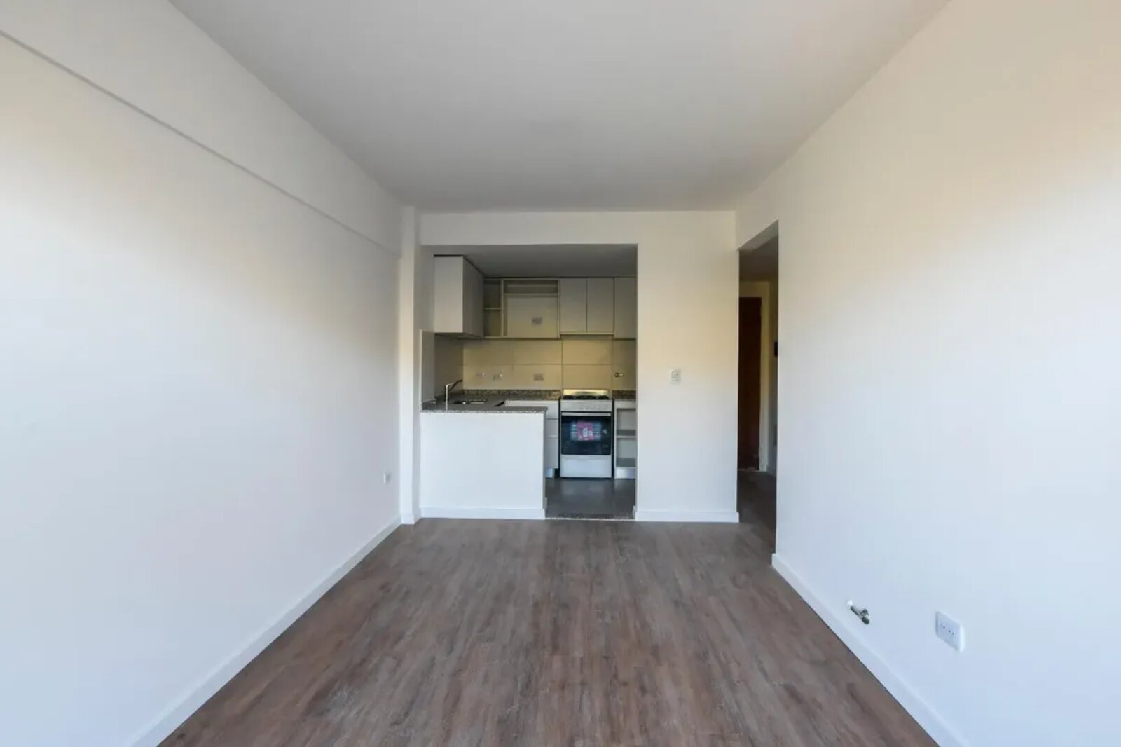 Av. Pellegrini 2680 - Scuba 48 - 1 dormitorio al frente - 7