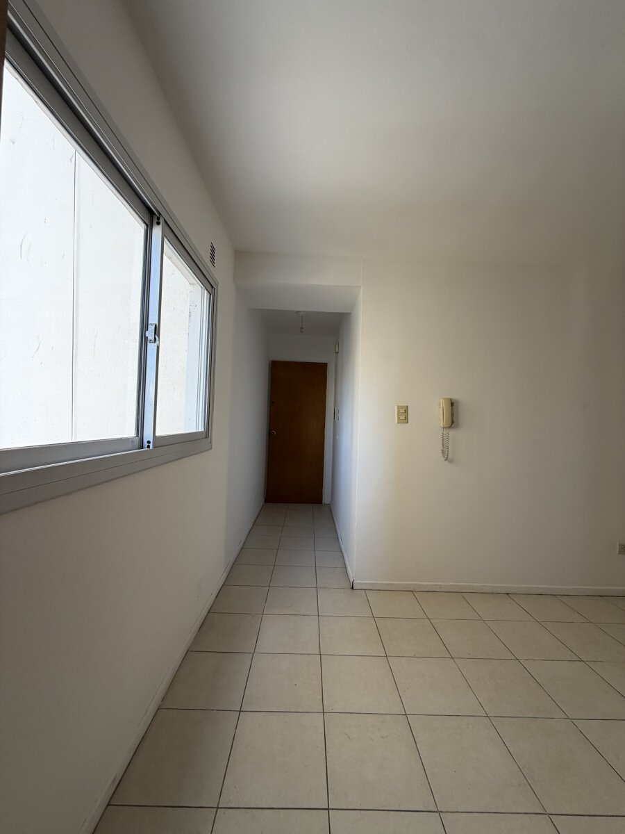 En venta Depto de un dormitorio frente plaza Colón — foto 9