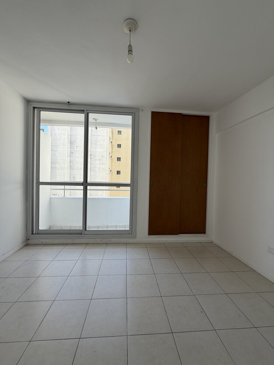 En venta Depto de un dormitorio frente plaza Colón — foto 2