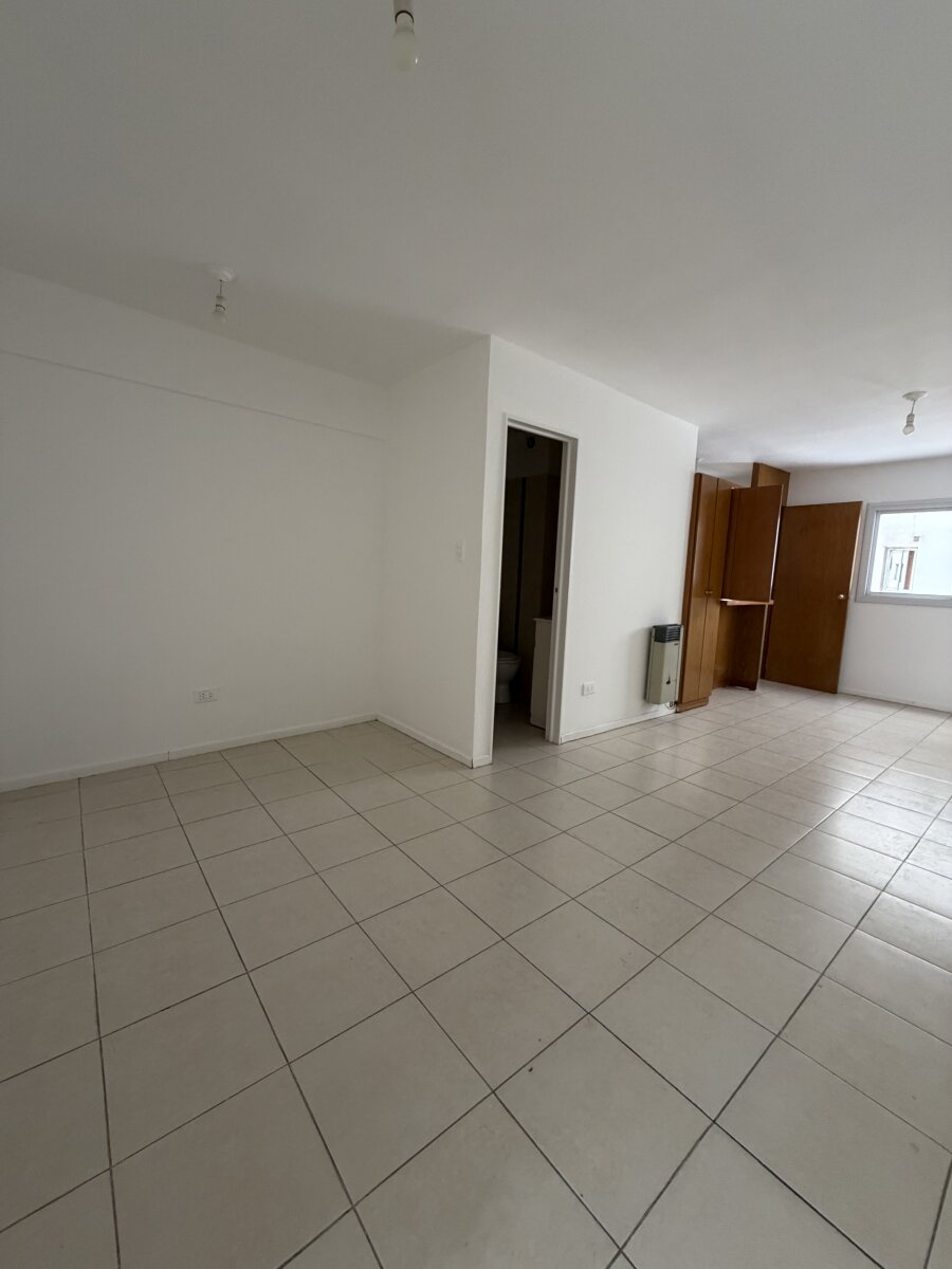 En venta Depto de un dormitorio frente plaza Colón — foto 5