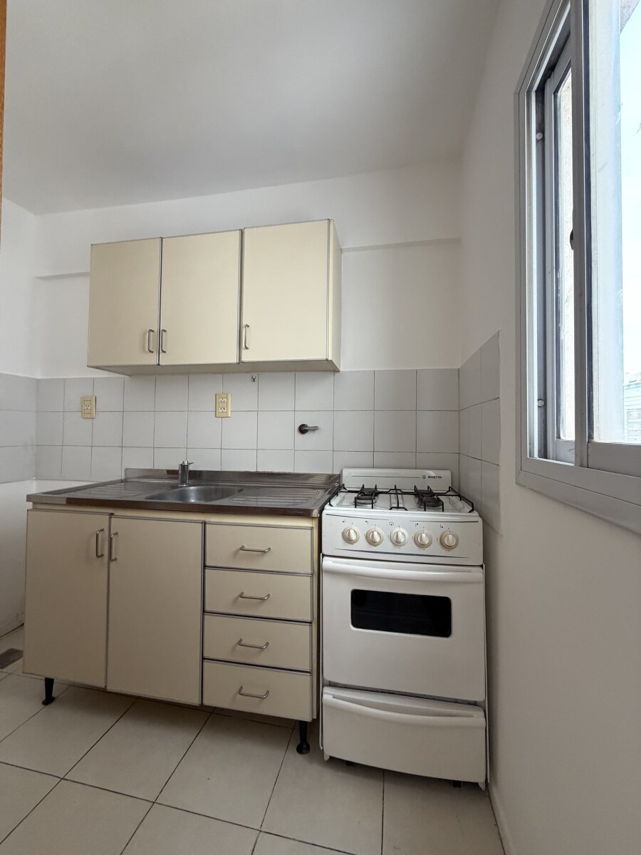 En venta Depto de un dormitorio frente plaza Colón — foto 10