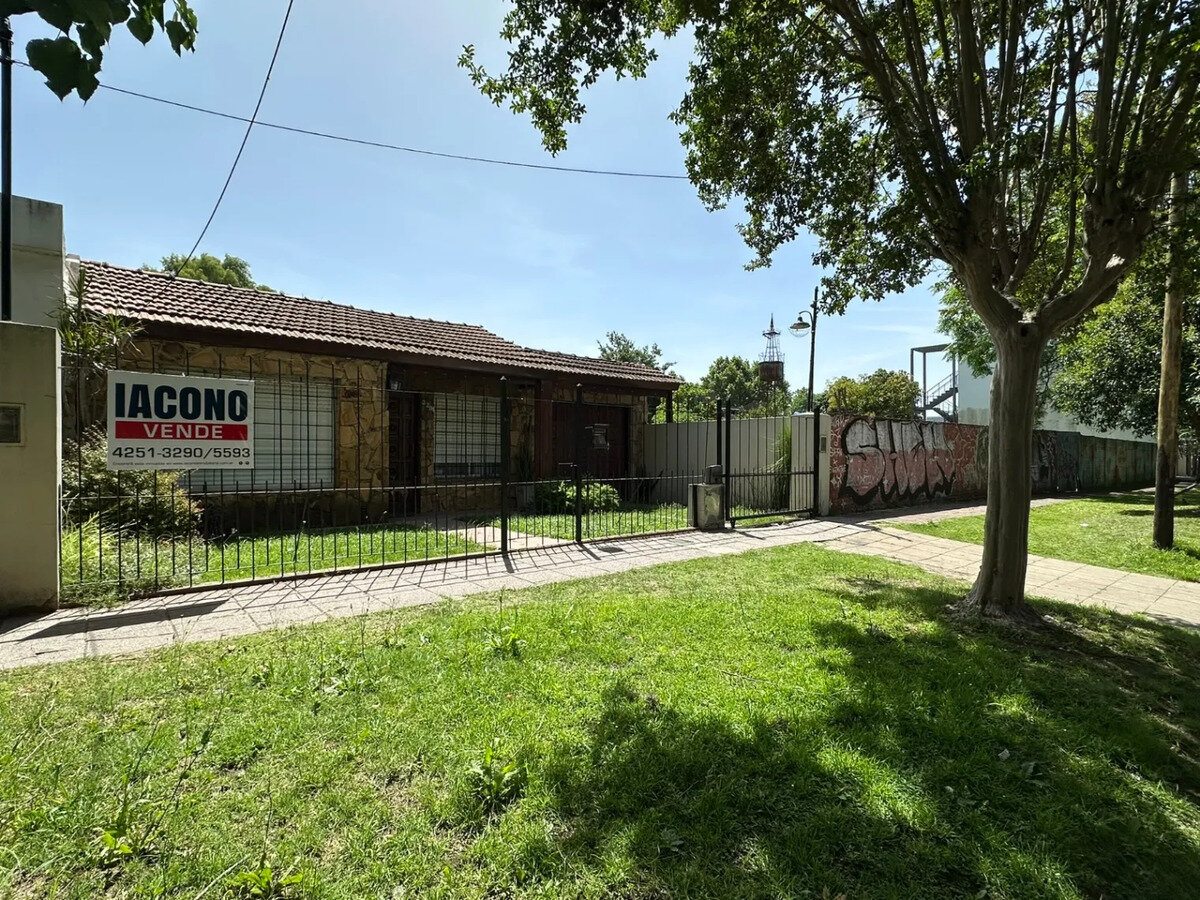 CASA EN VENTA EN FLORENCIO VARELA - 20