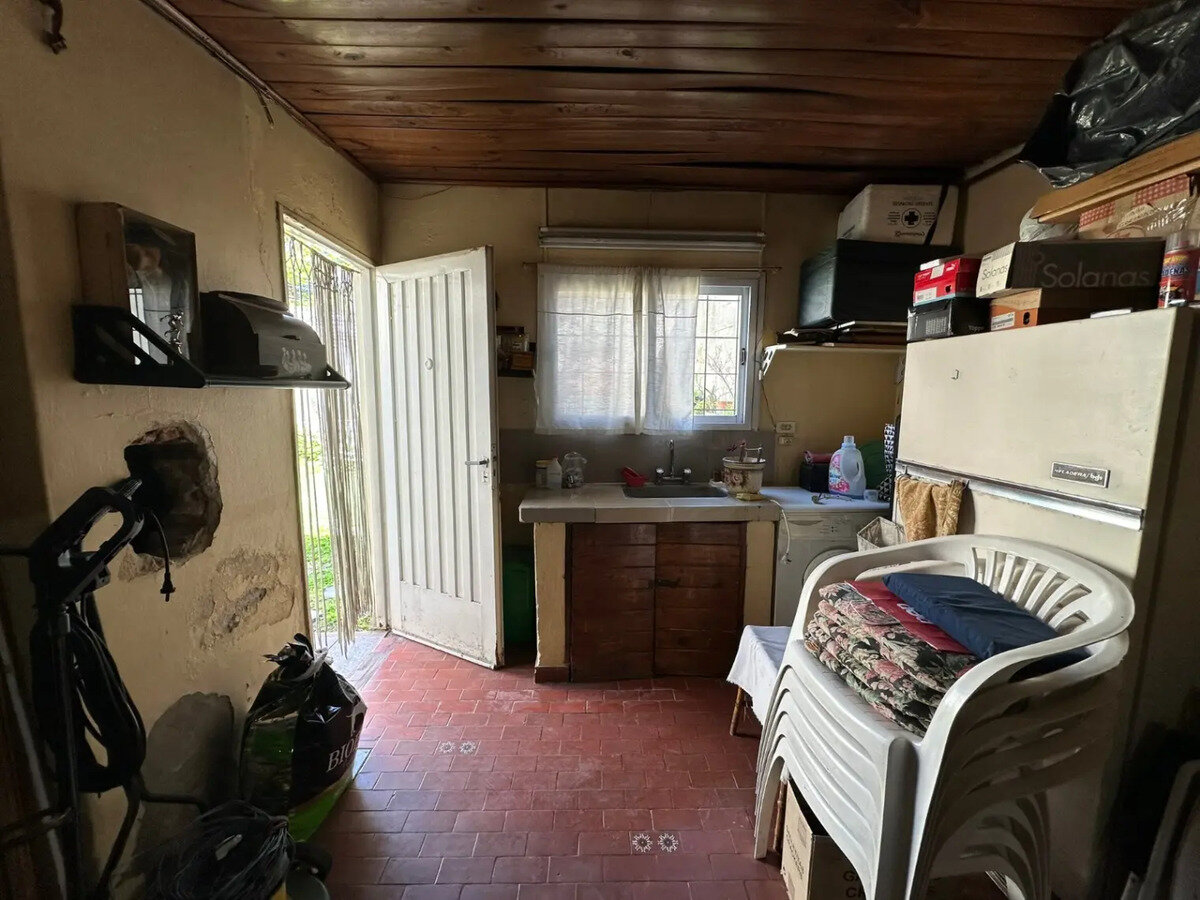 CASA EN VENTA EN FLORENCIO VARELA - 14