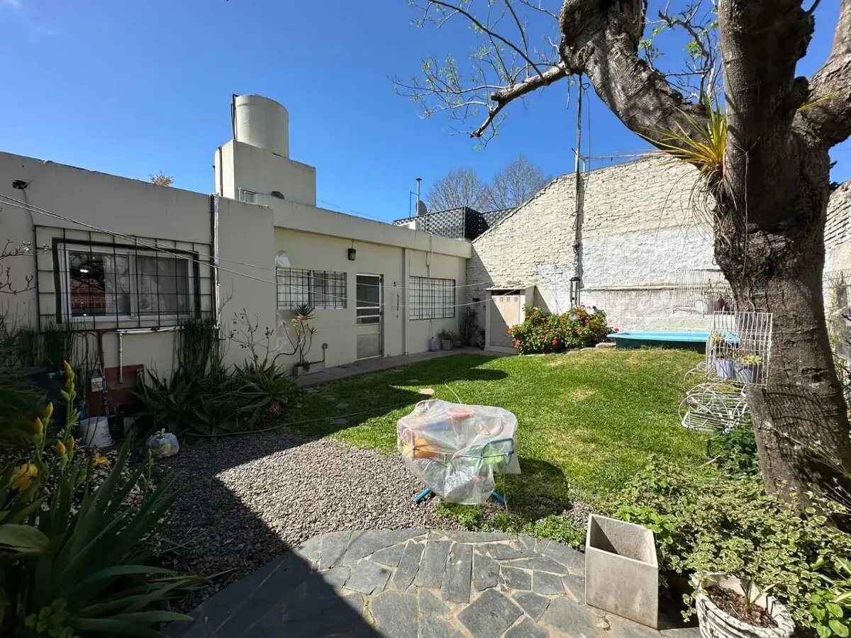 CASA EN VENTA EN FLORENCIO VARELA - 17