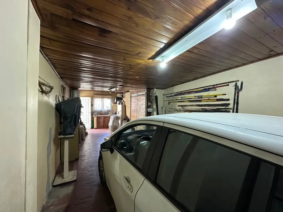 CASA EN VENTA EN FLORENCIO VARELA - 13