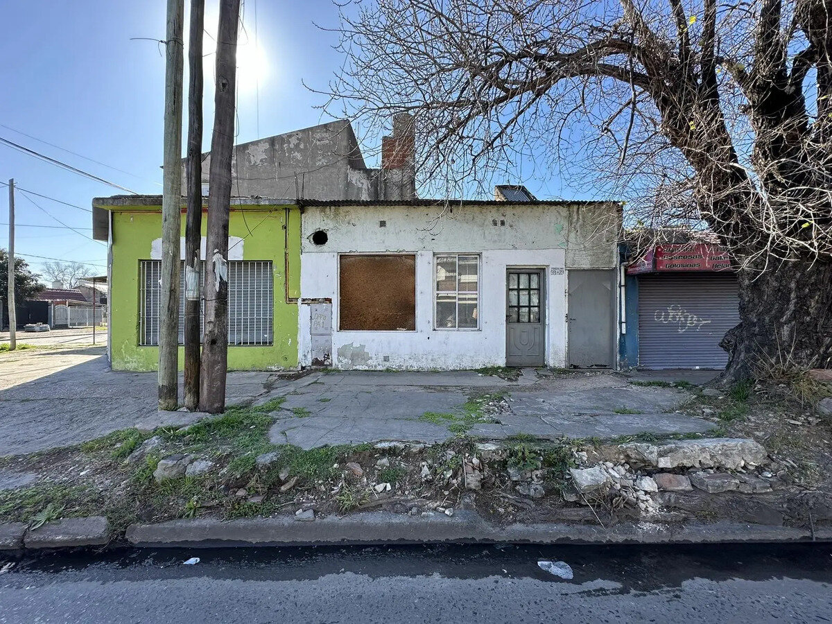LOCALES COMERCIALES + DEPARTAMENTO + LOTE - 14