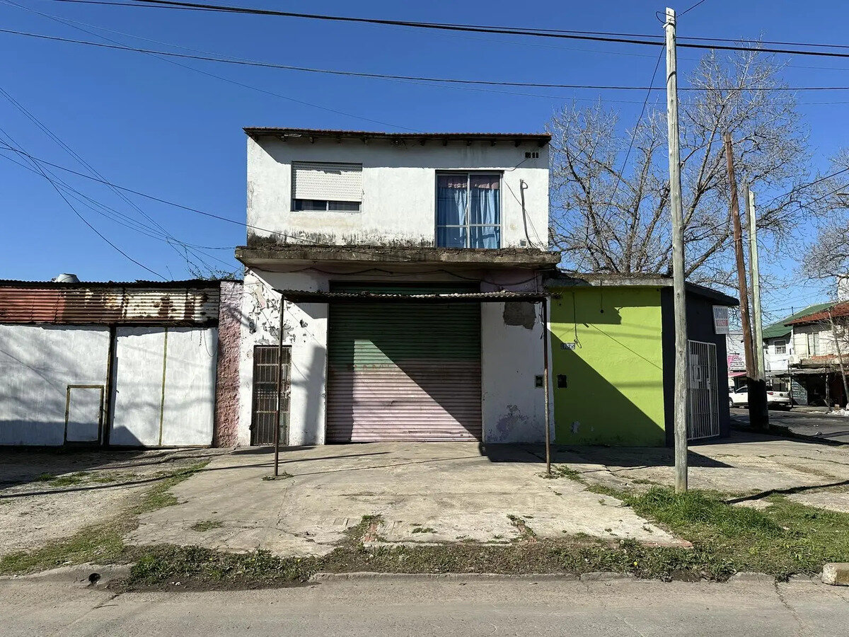LOCALES COMERCIALES + DEPARTAMENTO + LOTE - 6