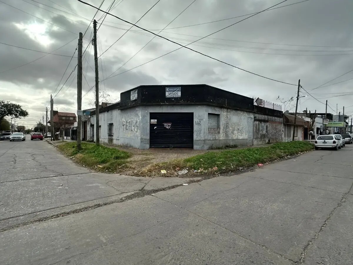 GALPÓN y LOCAL COMERCIAL - 1