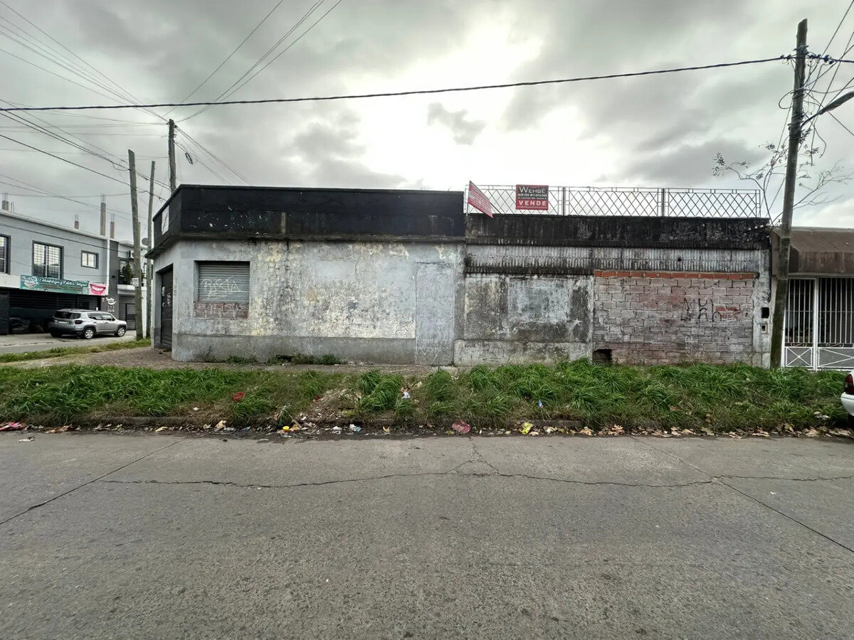 GALPÓN y LOCAL COMERCIAL - 3