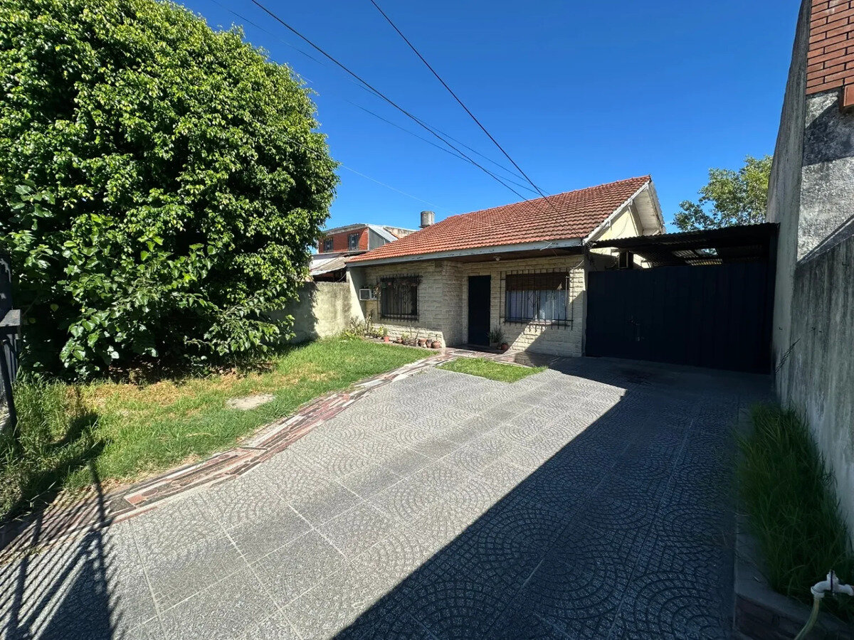 CASA CON GARAJE - 2