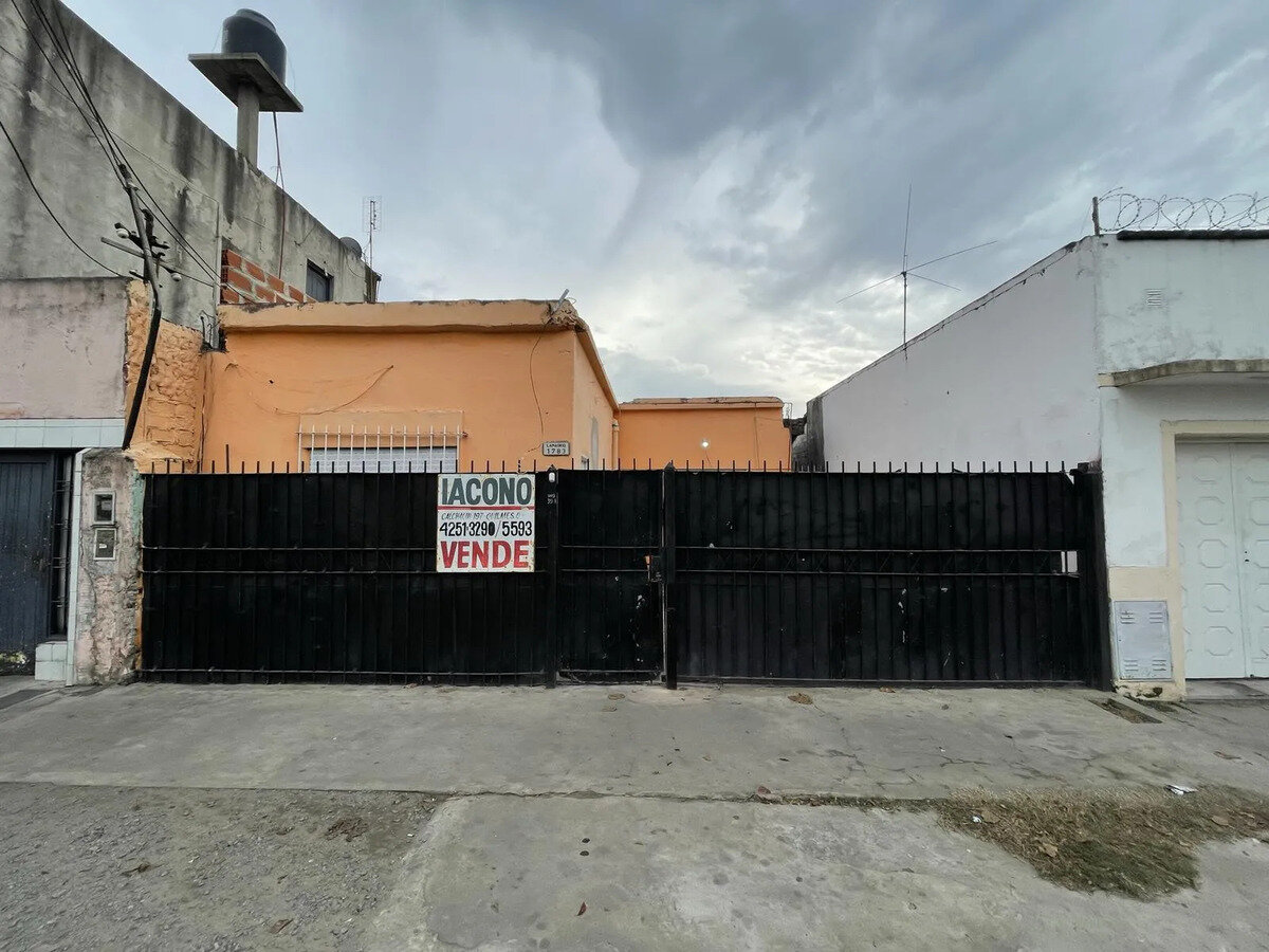 CASA CON COCHERA - 1