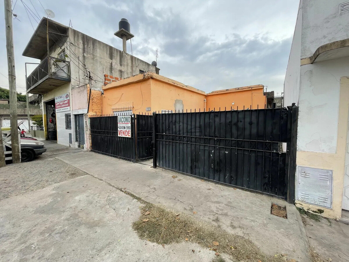 CASA CON COCHERA - 2