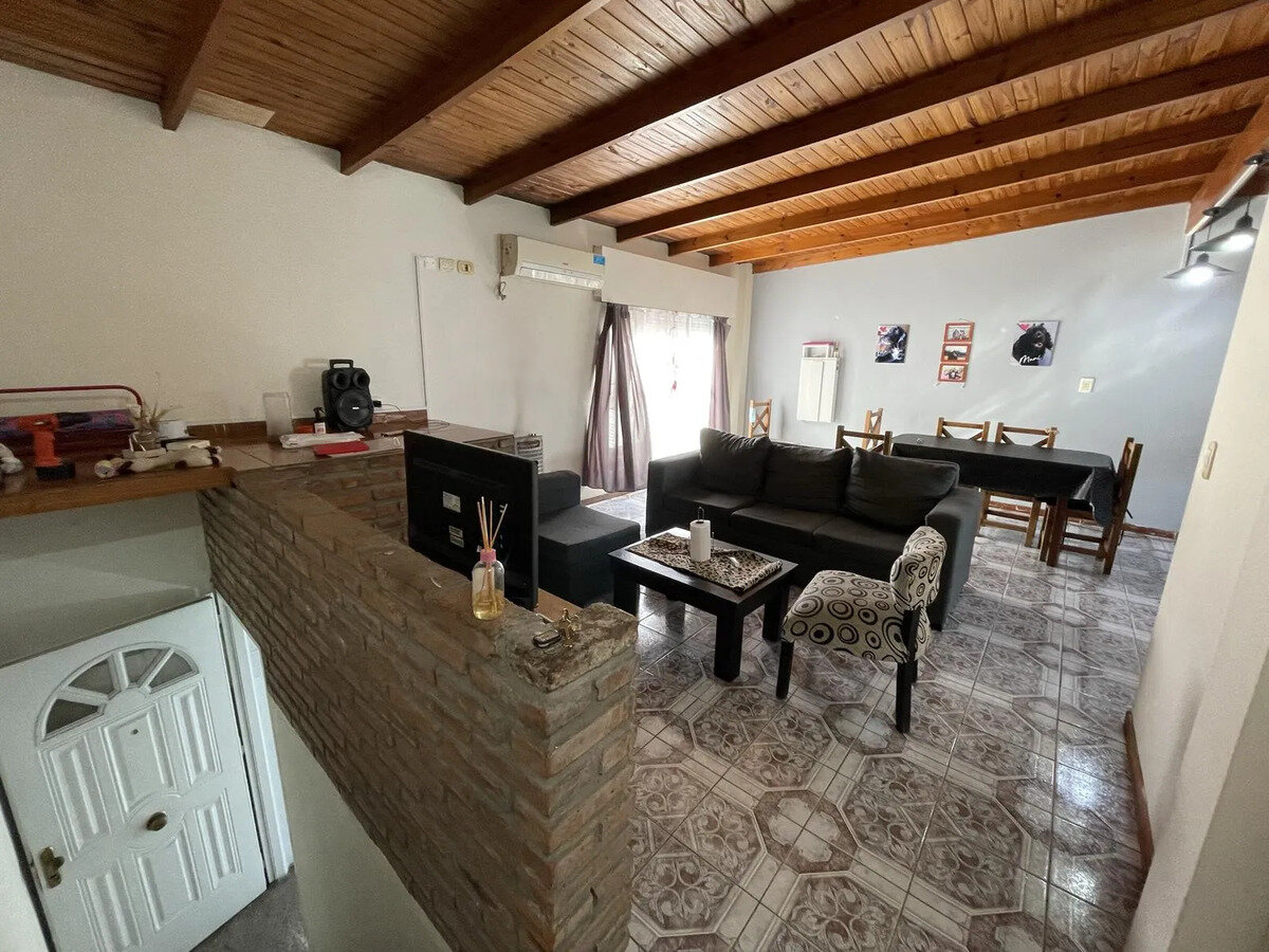 CASA Y DEPARTAMENTO - 13