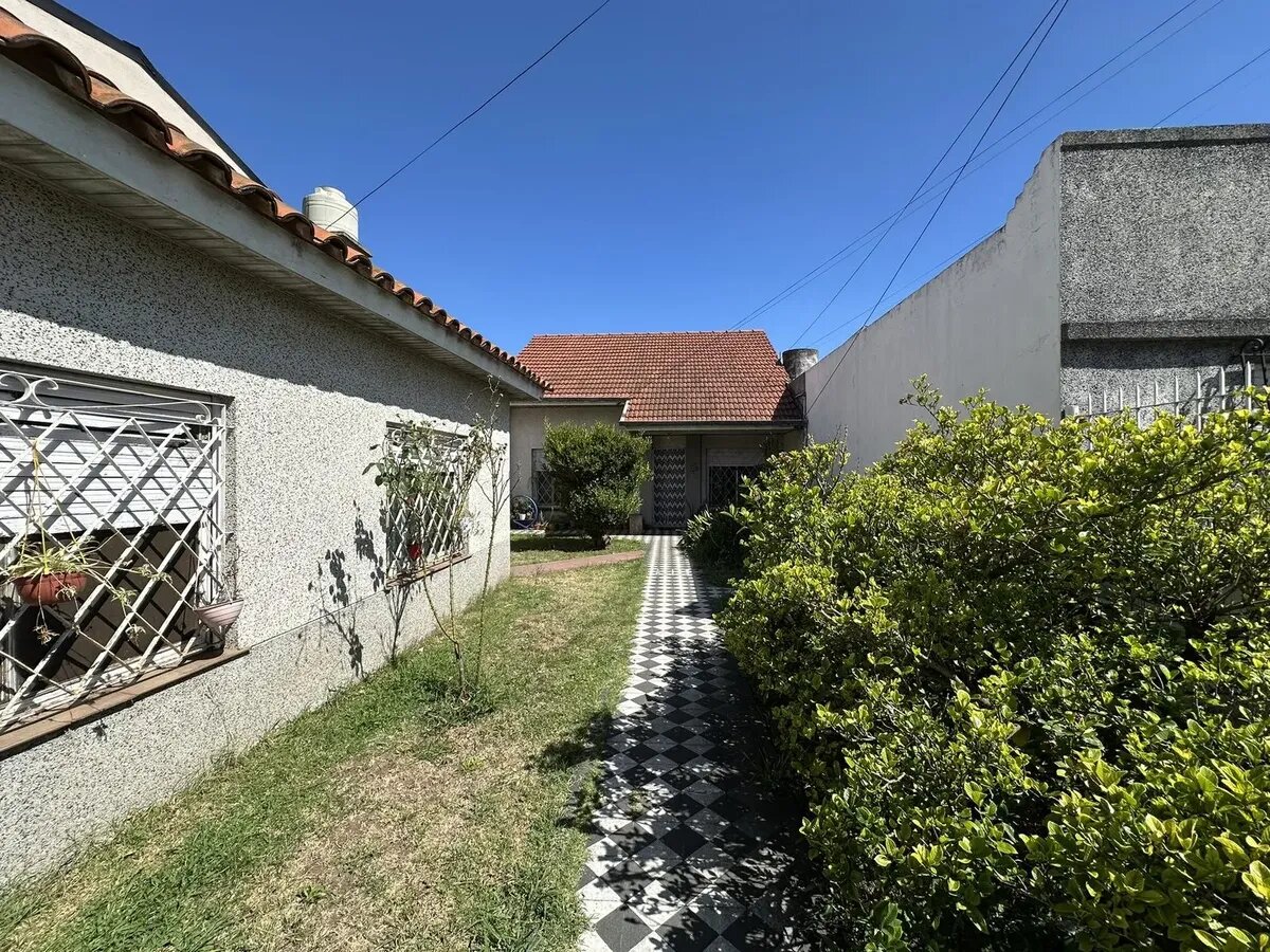 CASA CON DEPARTAMENTO - 21