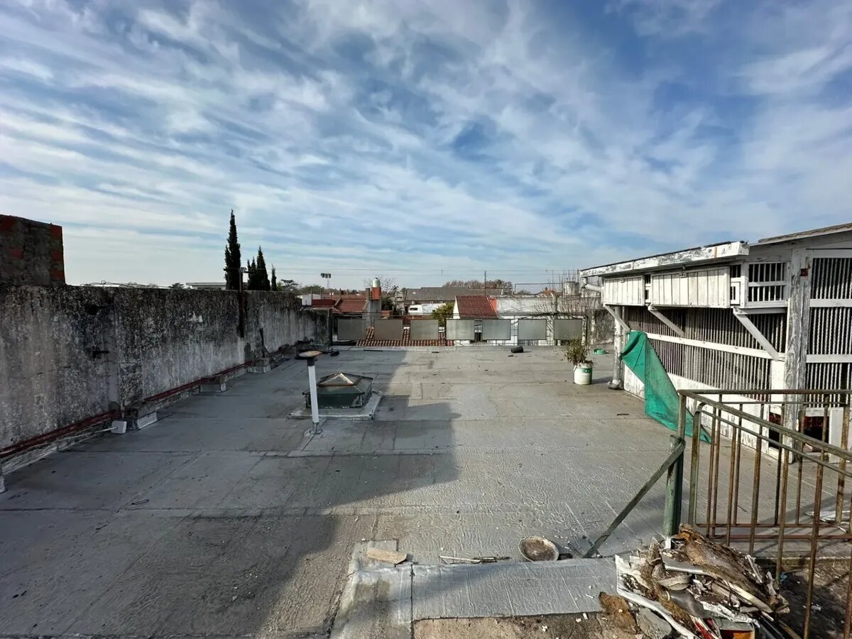 2 CASAS Y GALPÓN - 22