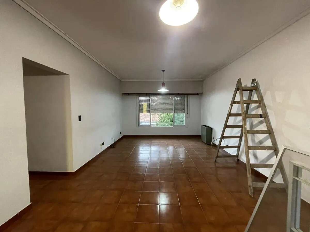 CASA EN 2 PLANTAS CON LOCALES Y FONDO LIBRE — foto 7
