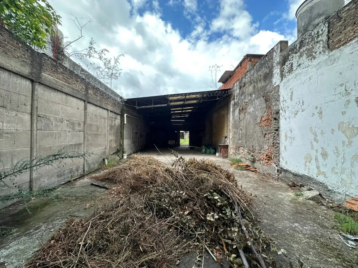 TERRENO DE 464.97M2 - 4