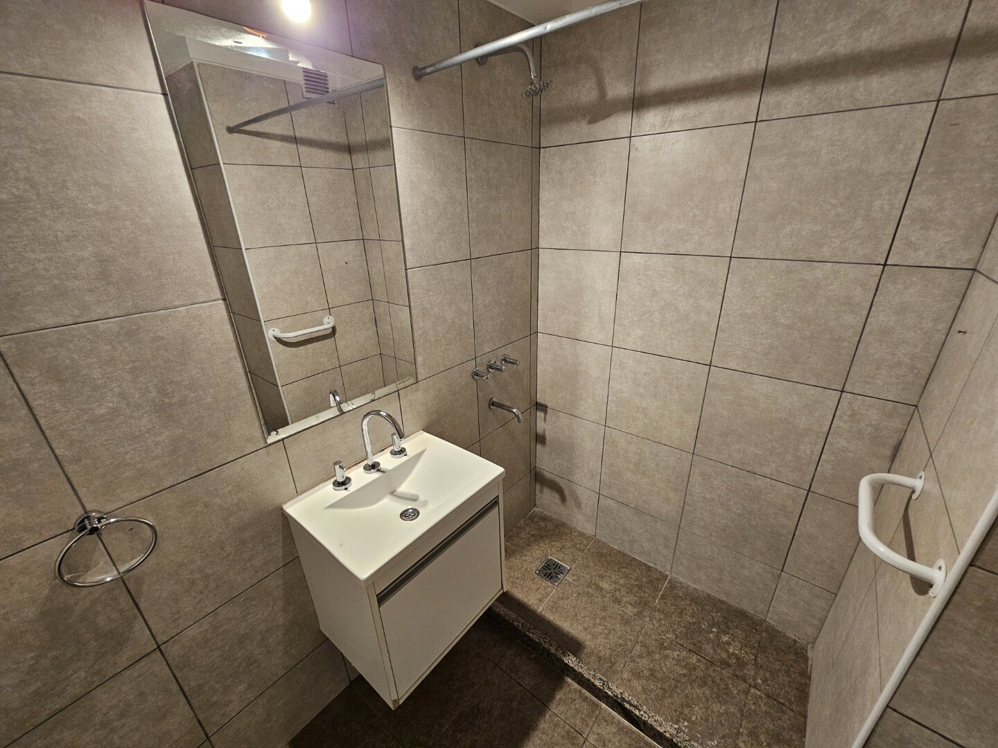 Edificio Meraki 2 - Depto de 1 dormitorio y 1 baño con balcón al frente y cochera. Piso 3-13 - 23